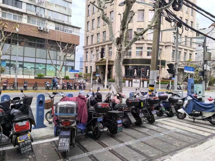 外滩商圈电瓶车充电怎样更安全？(图1)