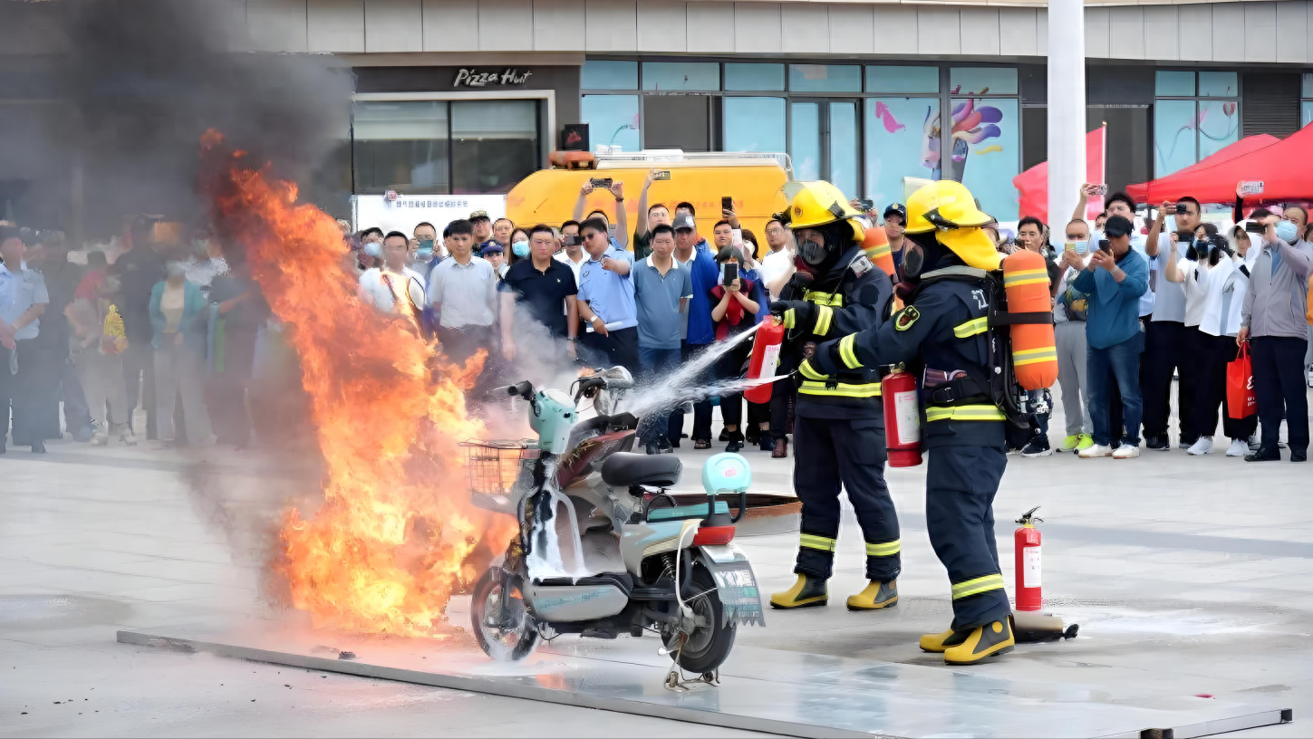 电动车“火”遍全国，锂电池是罪魁祸首吗？行内人：铅酸也有可能
