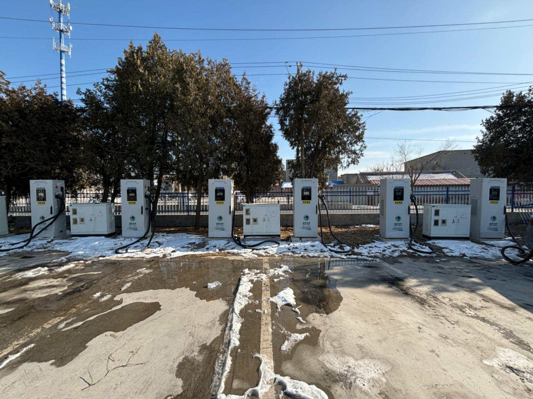 缓解充电桩供需矛盾｜市中心充电，为什么这么难？怎么办？(图2)