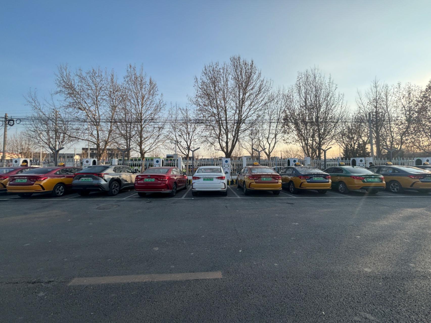 缓解充电桩供需矛盾｜市中心充电，为什么这么难？怎么办？(图3)